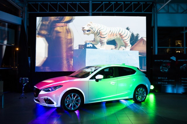 Videomapping auf das Auto